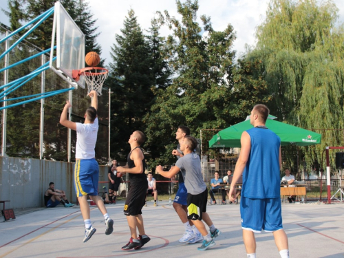 FOTO: Druga večer Streetball turnira u Prozoru