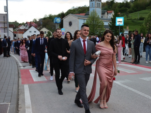FOTO/VIDEO: Matura 2023. - Defile mladosti na ulicama Prozora