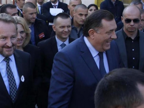 Dodik pozvao na razgovor Izetbegovića