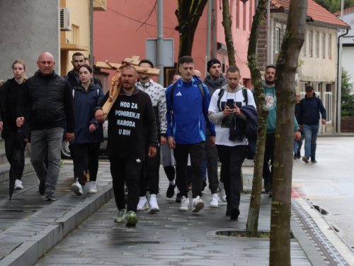 FOTO/VIDEO: Poruka mira stigla na Šćit: Josip Jelinić završio svoje hodočašće kroz BiH