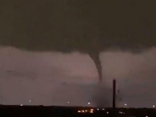 Tornado opustošio Dallas: Više od 100.00 domova bez struje