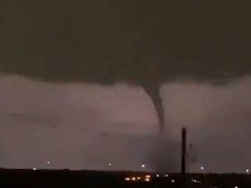 Tornado opustošio Dallas: Više od 100.00 domova bez struje