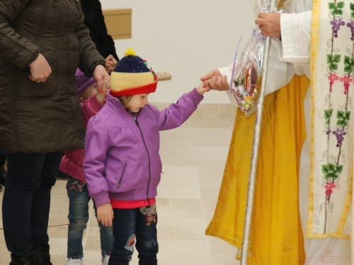 FOTO: Sv. Nikola podijelio darove djeci na Orašcu