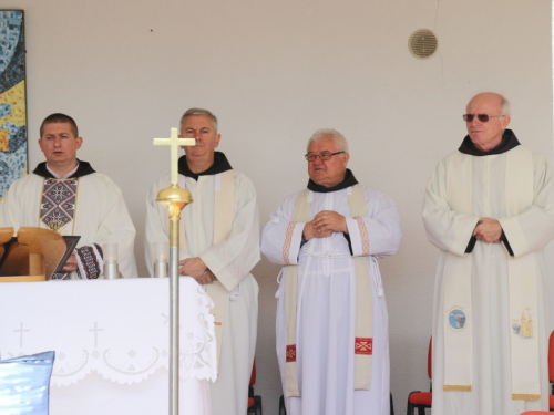 FOTO: Vanjska proslava Sv. Franje u Rumbocima