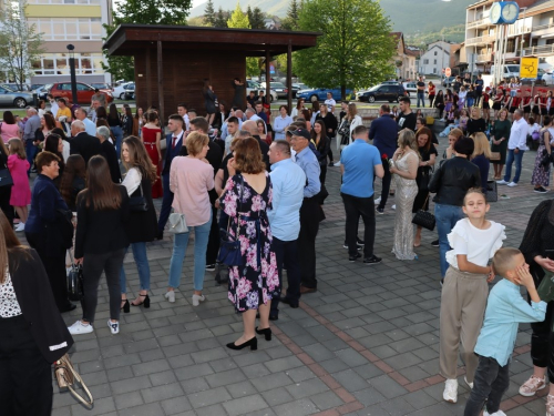 FOTO/VIDEO: Matura 2022. - Defile mladosti na ulicama Prozora