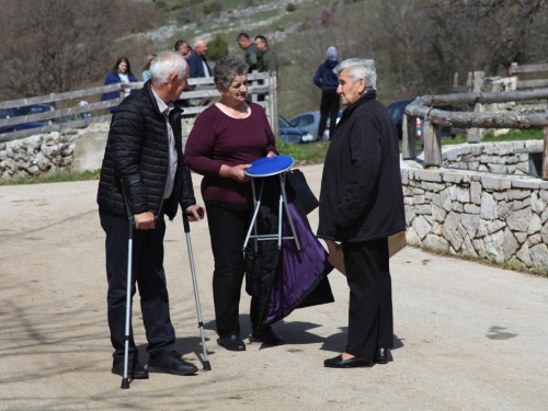 FOTO: Druženje Rumbočana i sv. misa na Zahumu