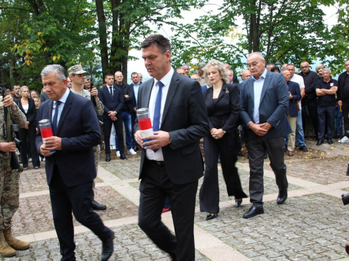 FOTO: Obilježena 32. obljetnica stradanja Hrvata na Uzdolu