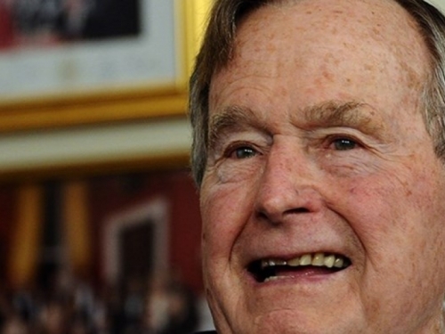 George Bush stariji optužen za seksualno uznemiravanje