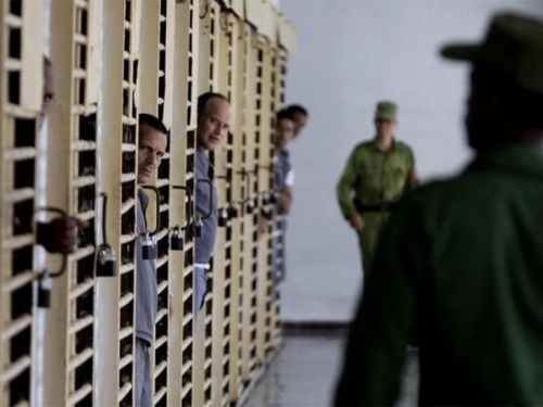 Kuba pomilovala rekordnih 2.604 zatvorenika