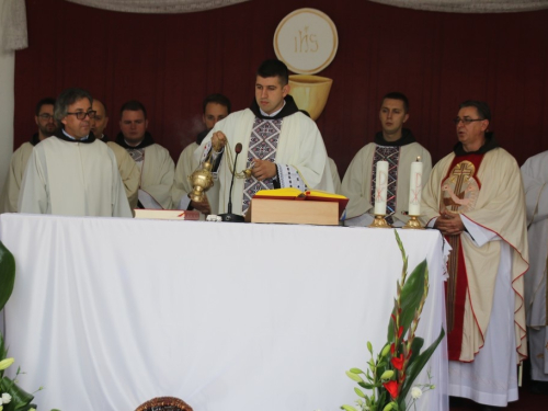 FOTO: Mlada misa fra Antonia Baketarića u Rumbocima