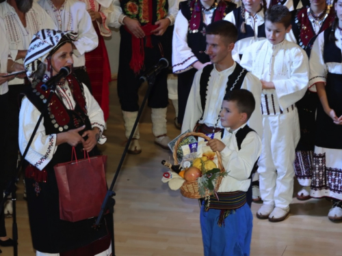 FOTO/VIDEO: Večer folklora u Prozoru