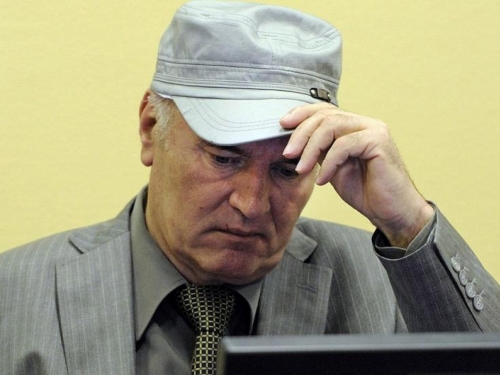 Ratko Mladić operiran u Haagu