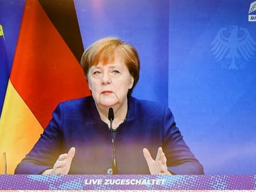 Merkel: Ubrzavamo cijepljenje, bit će cjepiva za sve koji ga žele