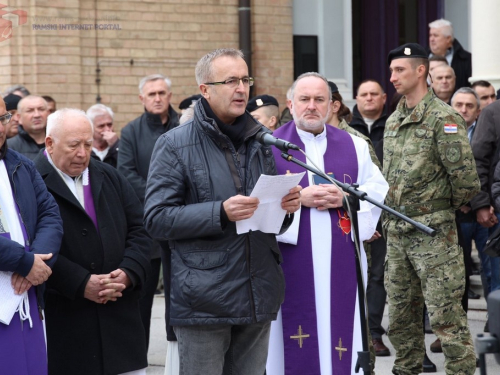 FOTO: Na Mirogoju sahranjen pukovnik Ante Pavlović