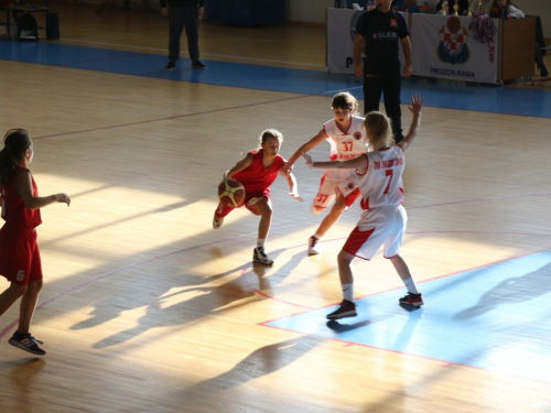 FOTO: Mlade Dubrovčanke osvojile turnir u Rami