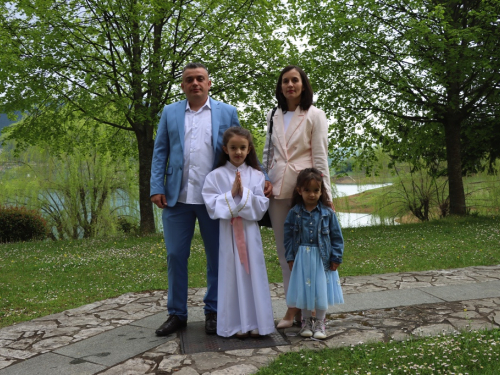 FOTO: Prva sveta Pričest u župi Rama-Šćit