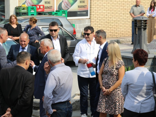 FOTO: Polaganjem vijenaca i svečanom sjednicom započelo obilježavanje Dana općine