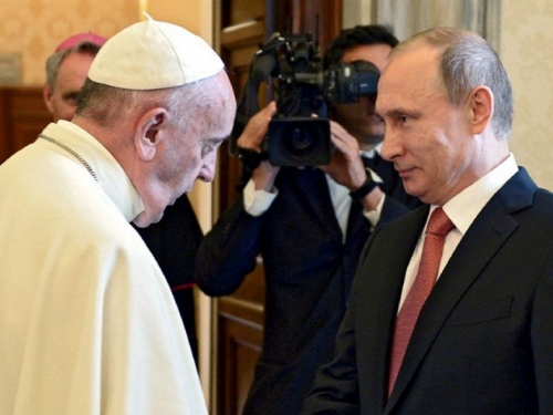 Putin se sastao s Papom