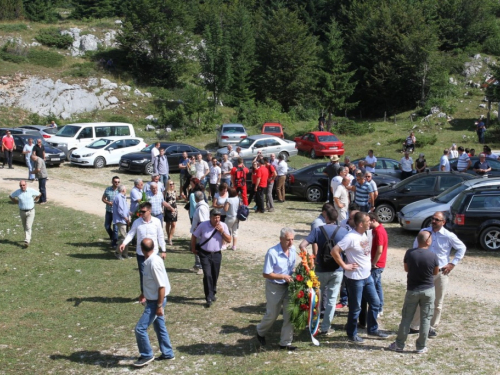 FOTO: Obilježena 22. obljetnica stradanja 39 Hrvata na Stipića livadi