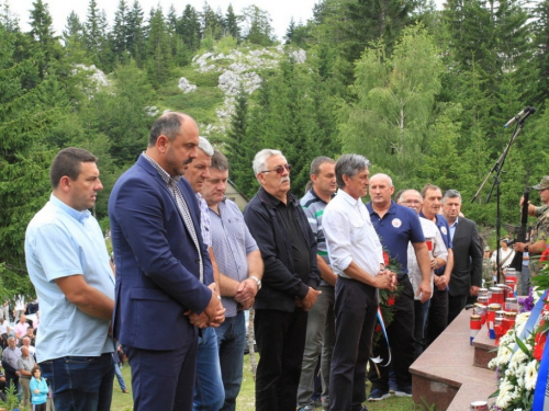 Foto: Stipića livada - 25. obljetnica stradanja hrvatskih civila i vojnika