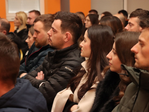 FOTO: Tečaj priprave za brak u župi Gračac