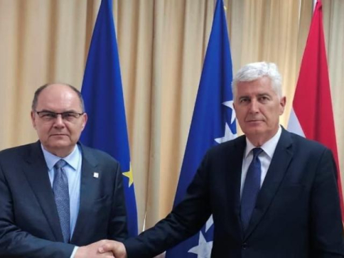 Čović sa Schmidtom o nužnim izmjenama Izbornog zakona BiH