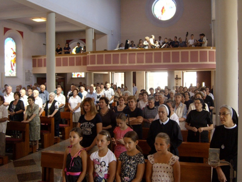 FOTO: Dan posvete župne crkve i susret duhovnih zvanja u župi Prozor