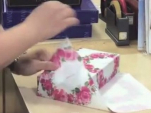 VIDEO: Upakirajte dar za manje od 30 sekundi