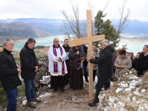 FOTO: Ramski put križa u Podboru