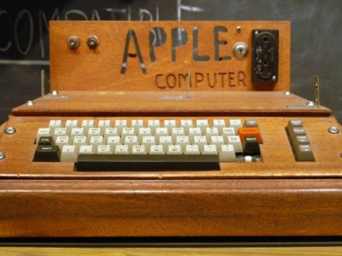 Žena bacila u smeće staro Apple-1 računalo vrijedno 200.000 dolara