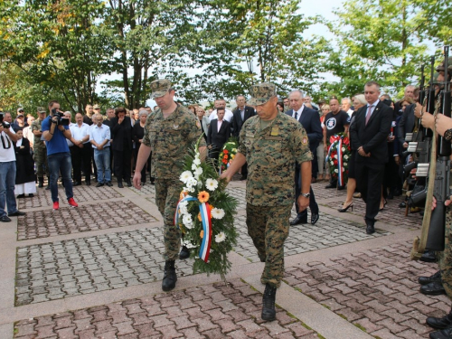 FOTO/VIDEO: Na Uzdolu obilježena 23. obljetnica stravičnog pokolja nad Hrvatima