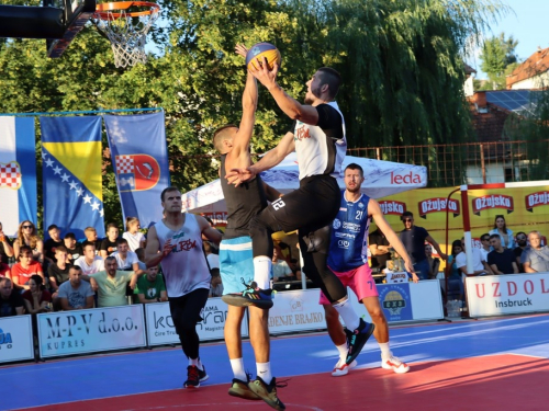 FOTO: Ekipa ''Ba.Riba'' pobjednik 20. Streetball Rama 2022.