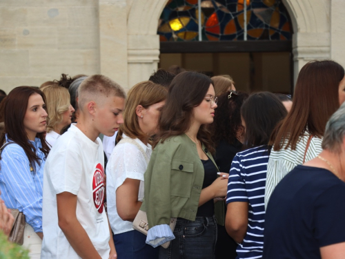 FOTO: Započela trodnevnica na Šćitu uoči Male Gospe, prvi dan posvećen školarcima