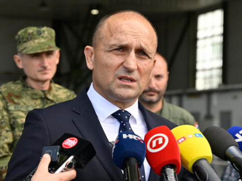 Anušić odgovorio na Vučićeve najave o naoružavanju: ''To me ne zabrinjava''