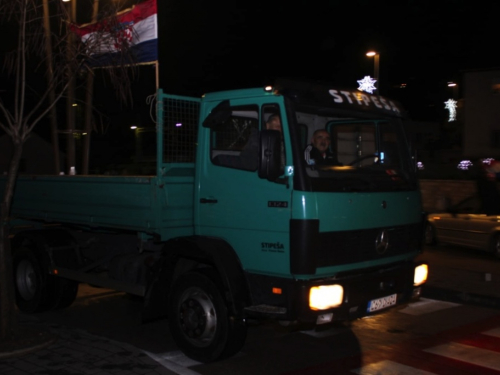 FOTO/VIDEO: Veliko slavlje u Prozoru nakon pobjede 'Vatrenih'