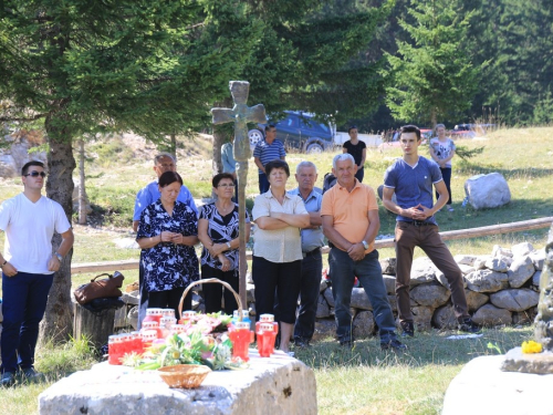 FOTO: Na Vran planini služena misa za poginule duvandžije