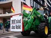 Njemački seljaci s traktorima prosvjeduju u centru Berlina