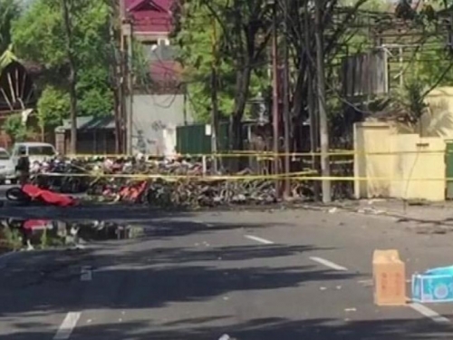Indonezija: Eksplodirale bombe u trima crkvama