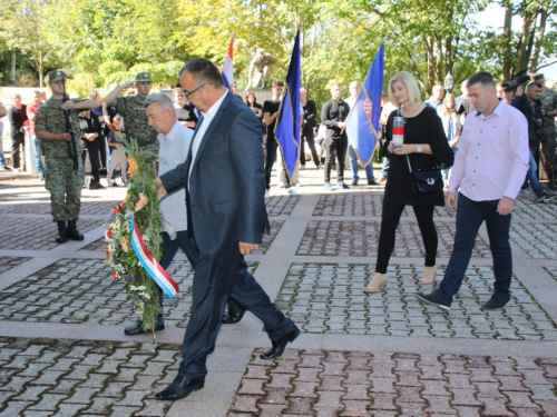 FOTO: Na Uzdolu obilježena 24. obljetnica stravičnog pokolja nad Hrvatima