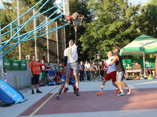 FOTO: Počeo turnir u uličnoj košarci ''Streetball Rama 2017.''