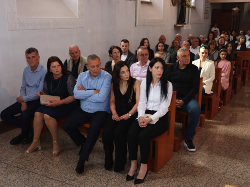FOTO/VIDEO: Matura 2024. - Defile mladosti na ulicama Prozora
