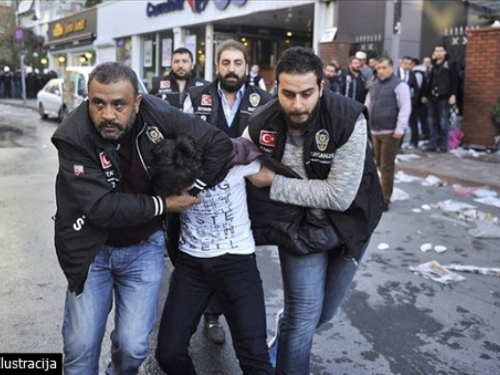 U Turskoj se nastavljaju uhićenja zbog Gulena