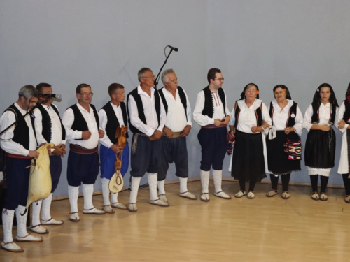 FOTO/VIDEO: 2. večer folklora u Prozoru - ''Običaje svoje zaboravit neću''