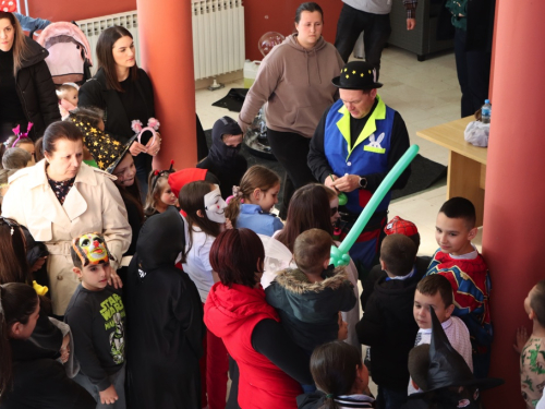 FOTO: Maškare u Domu kulture u Prozoru donijele smijeh i zabavu