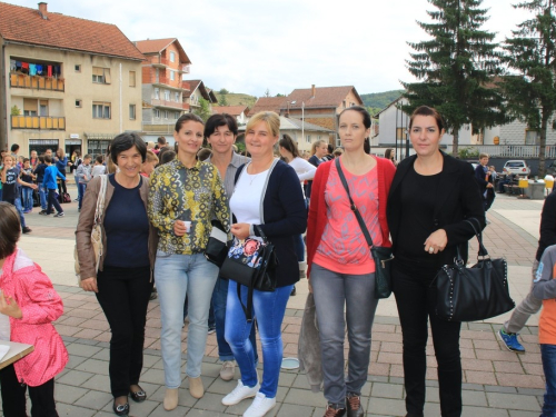 FOTO: Dani kruha i zahvalnosti za plodove zemlje u OŠ Marka Marulića Prozor