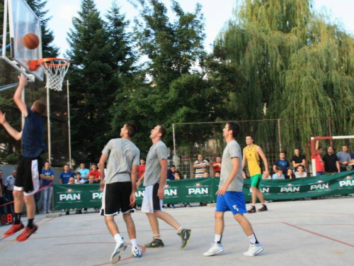 FOTO: Počeo turnir u uličnoj košarci "Streetball Rama 2014."