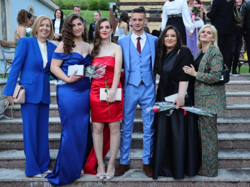 FOTO/VIDEO: Matura 2023. - Defile mladosti na ulicama Prozora