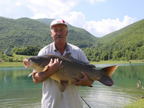 FOTO/VIDEO: U Ramskom jezeru uhvaćen šaran kapitalac od 28,4 kg