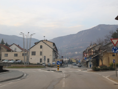 FOTO: U Prozoru se poštuju naredbe - na ulicama nema nikoga!