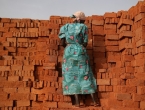 Žene u Sudanu rade 12 sati za dolar